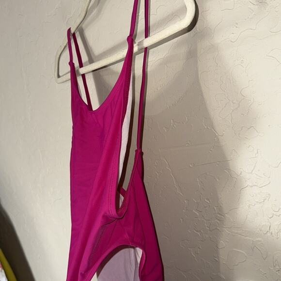 Dippin daisys high cut open back high neck one piece pink swimsuit - Picture 4 of 10